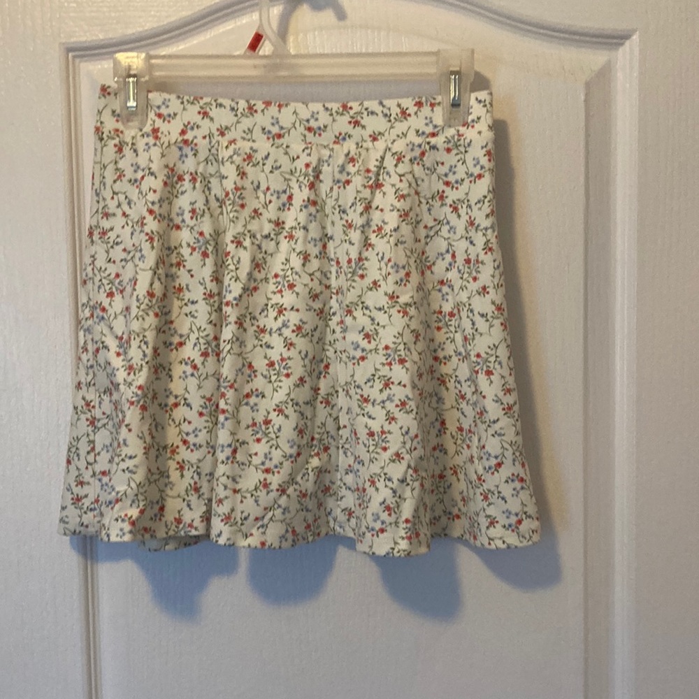 Floral white skirt